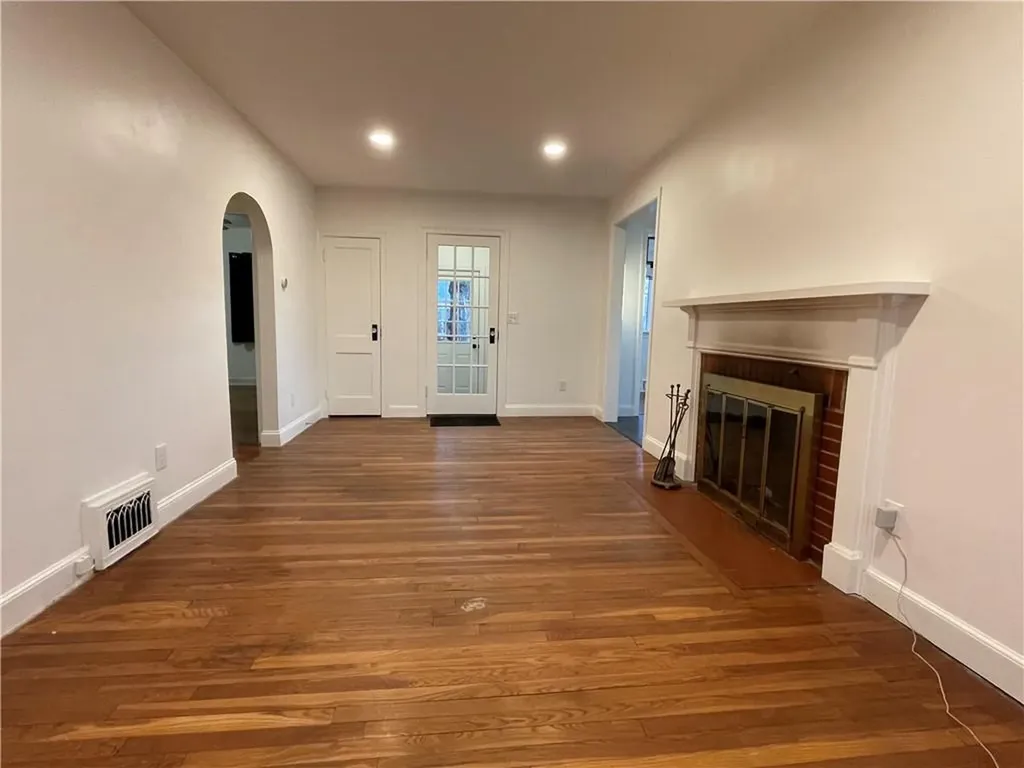 4 Harris Avenue Warren RI 02885