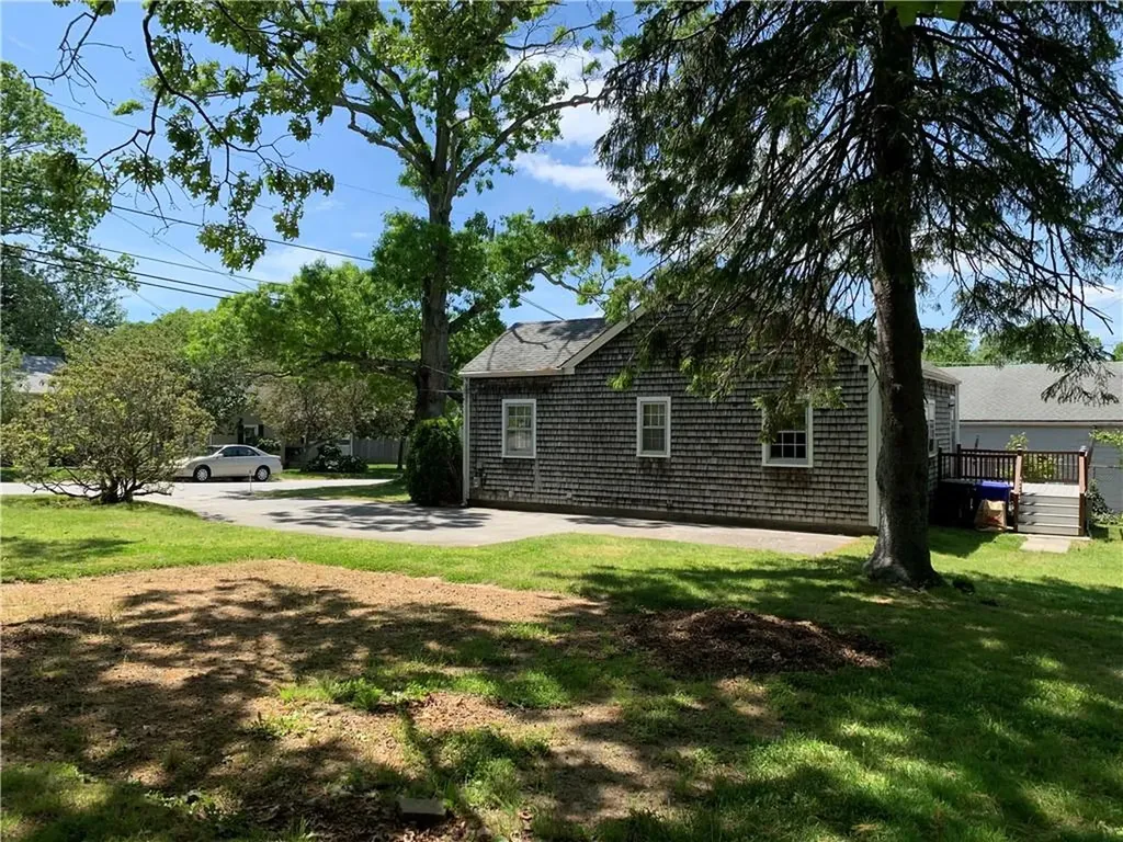 4 Harris Avenue Warren RI 02885