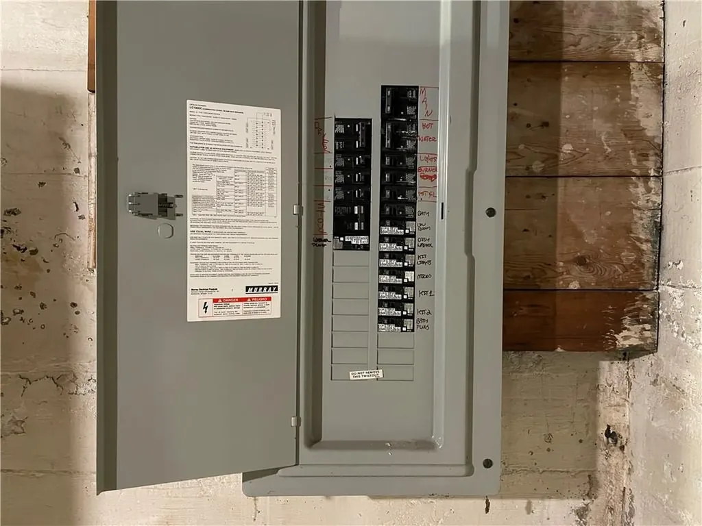 4 Harris Avenue Warren RI 02885