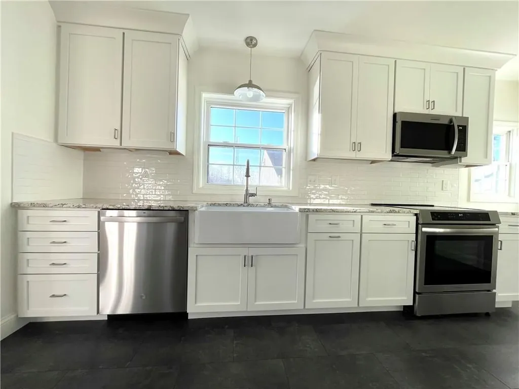 4 Harris Avenue Warren RI 02885