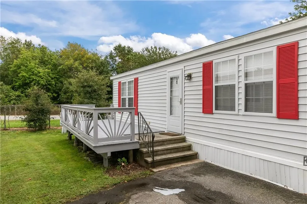 841 Forest Park Avenue Middletown RI 02842