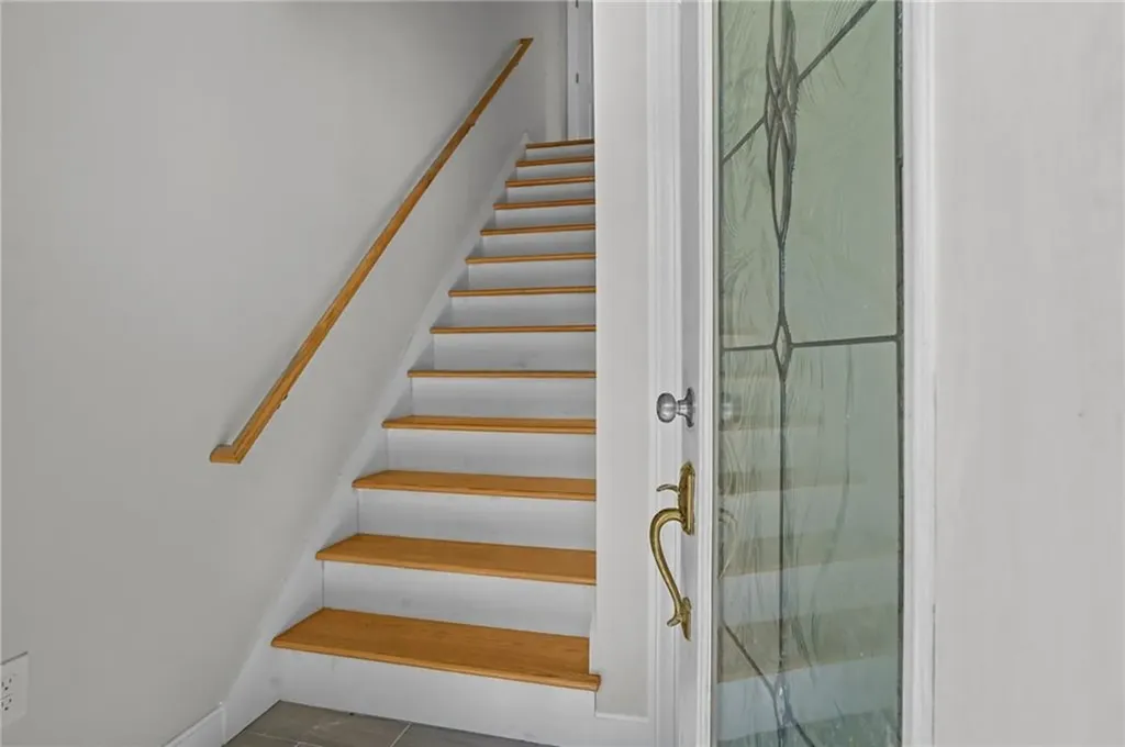 135 Old Mill Boulevard Warwick RI 02889