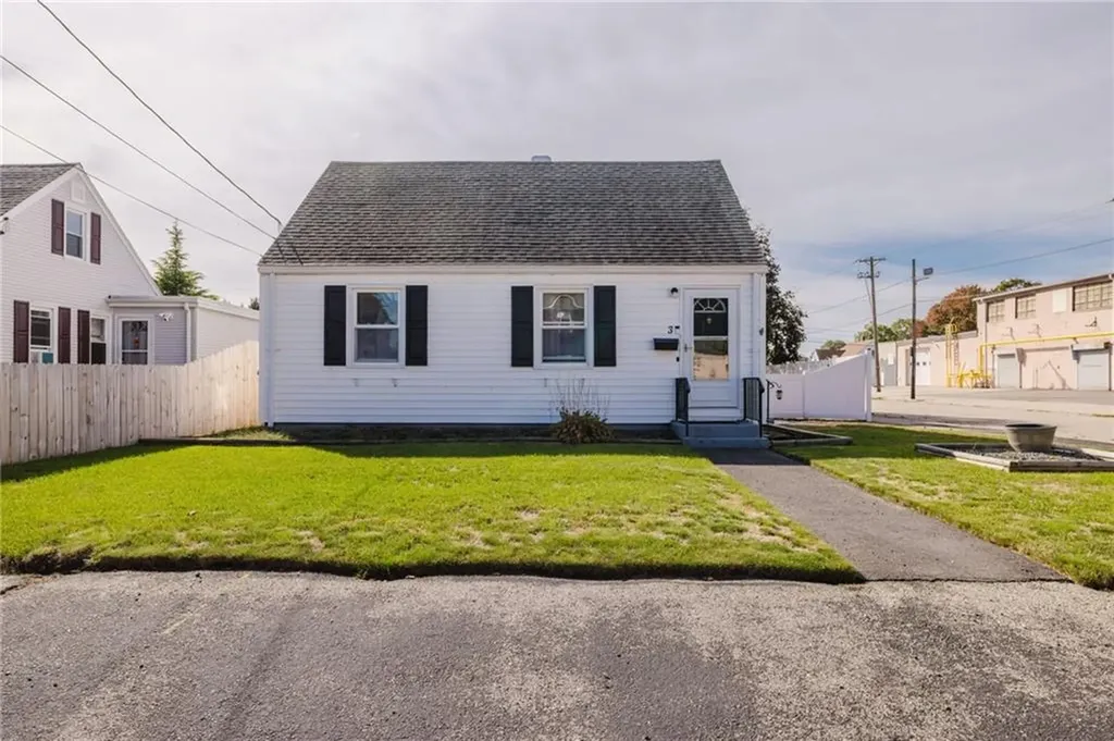 3 Lindesta Road Pawtucket RI 02861