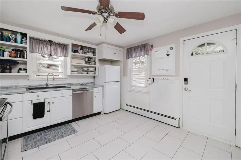 3 Lindesta Road Pawtucket RI 02861