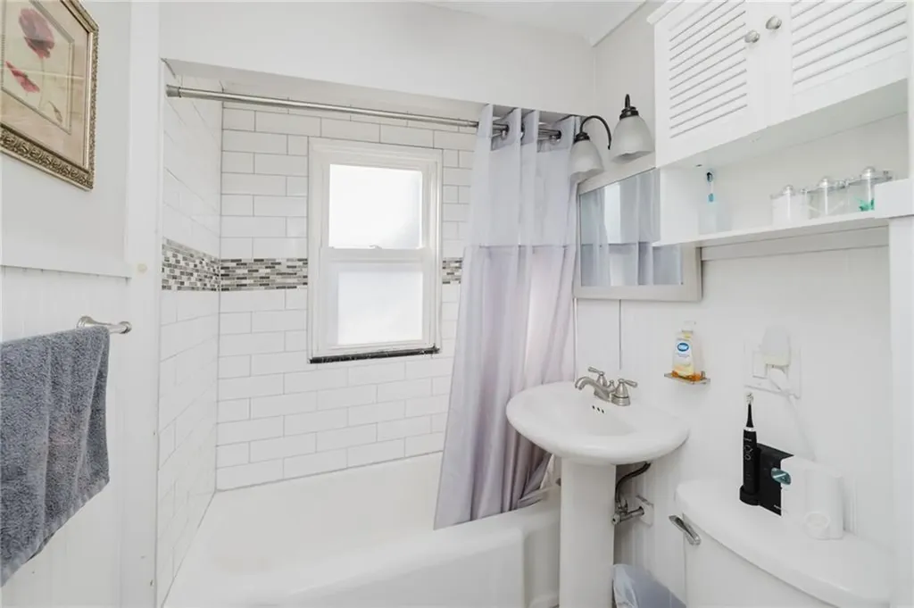 3 Lindesta Road Pawtucket RI 02861