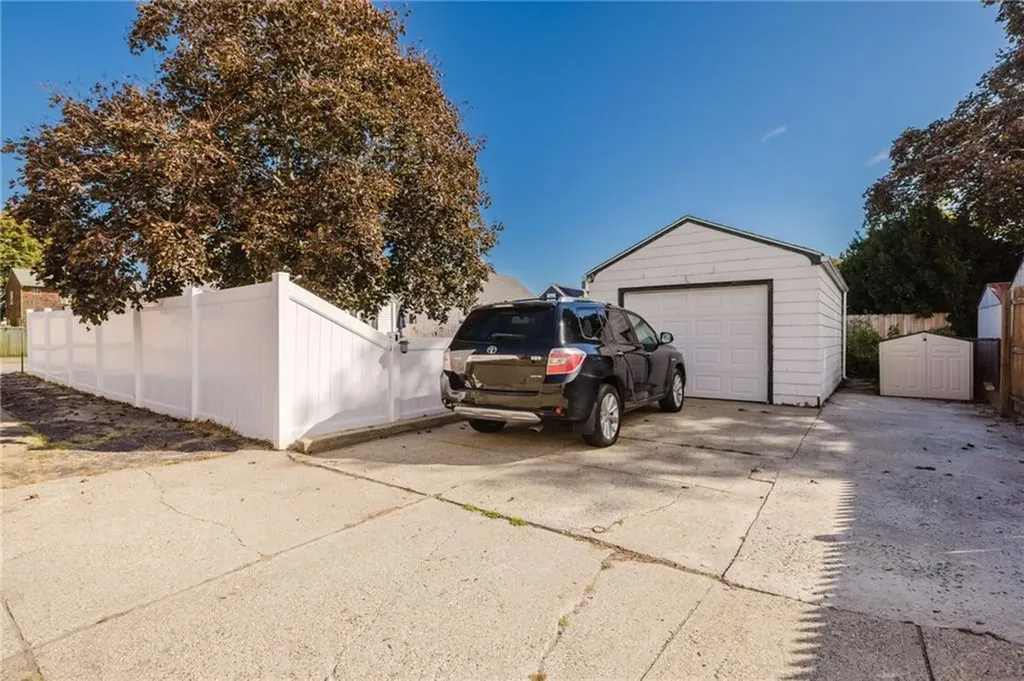 3 Lindesta Road Pawtucket RI 02861