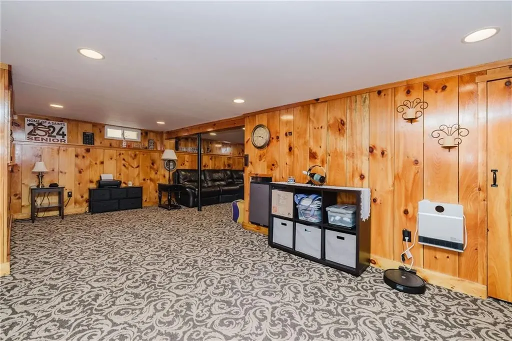 3 Lindesta Road Pawtucket RI 02861