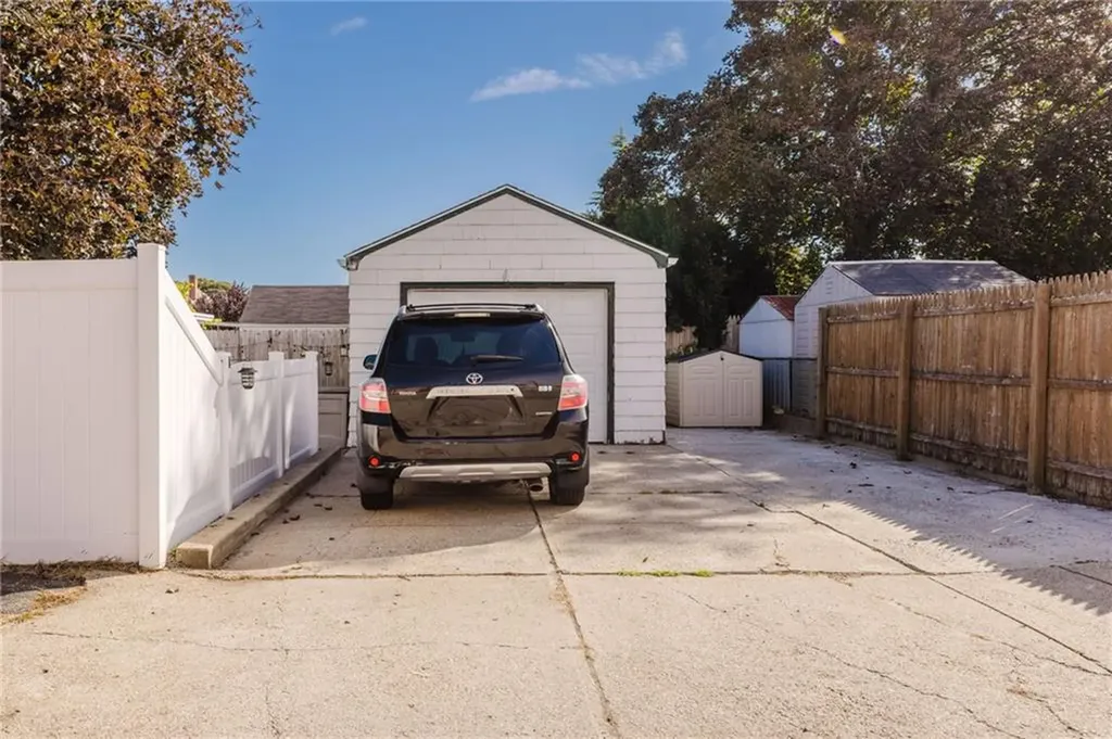 3 Lindesta Road Pawtucket RI 02861