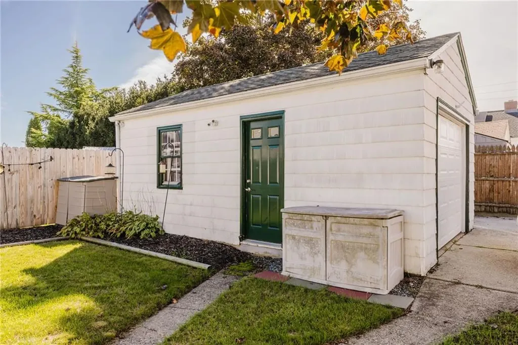 3 Lindesta Road Pawtucket RI 02861