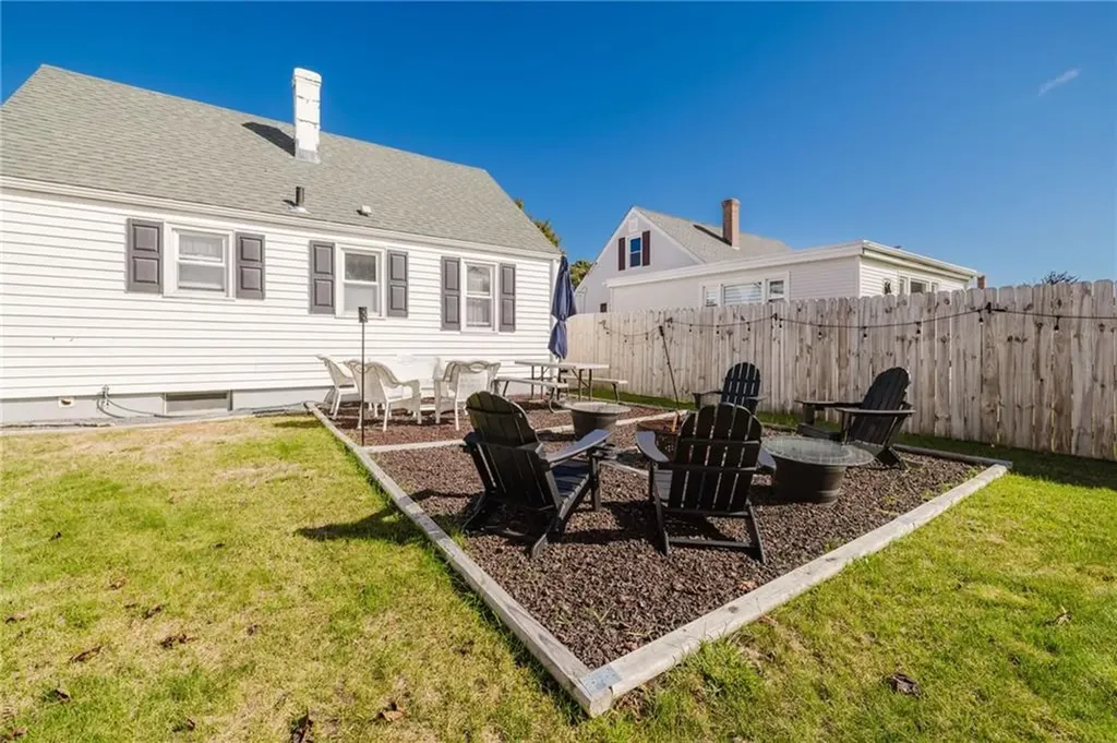 3 Lindesta Road Pawtucket RI 02861