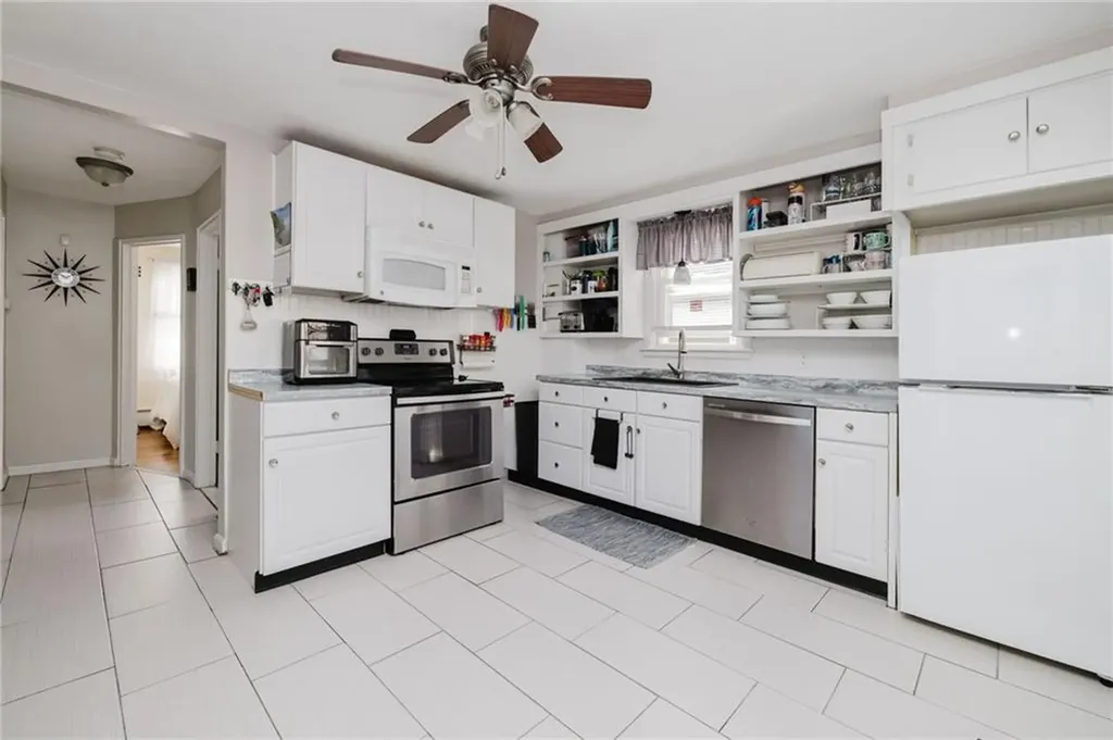 3 Lindesta Road Pawtucket RI 02861