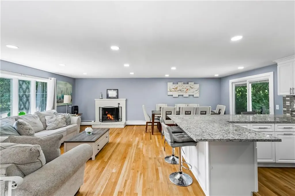 10 Renehan Street West Warwick RI 02893