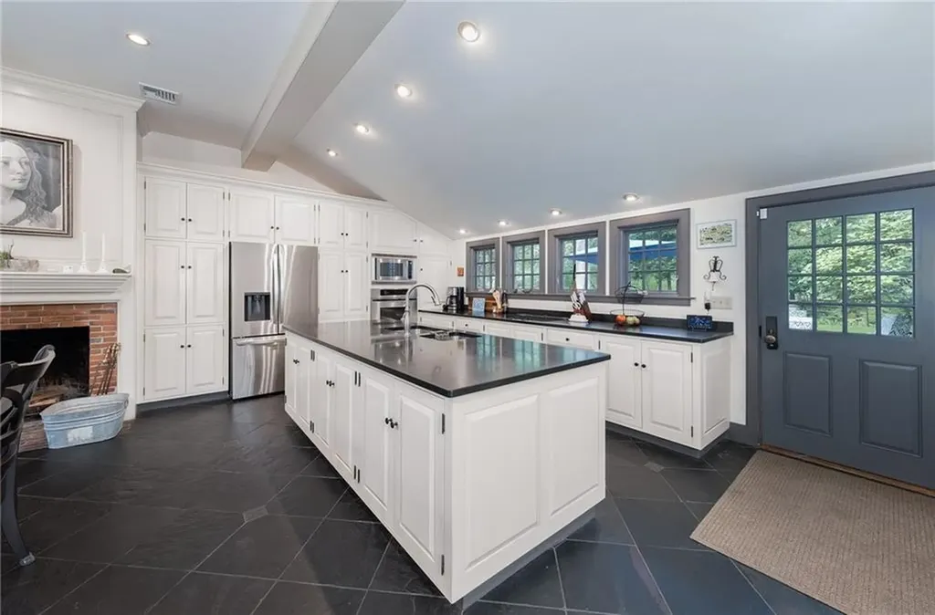 399 Bungy Road Scituate RI 02857