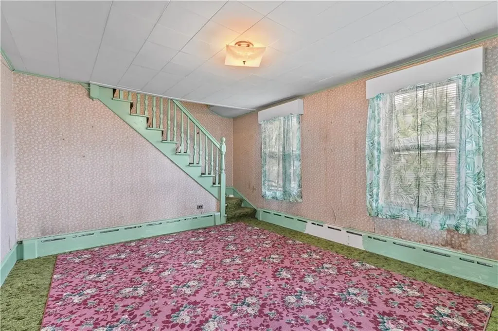 45 Narragansett Avenue Portsmouth RI 02871