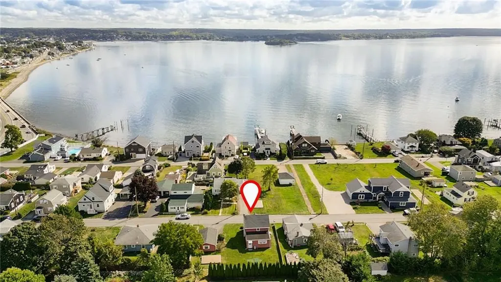 45 Narragansett Avenue Portsmouth RI 02871