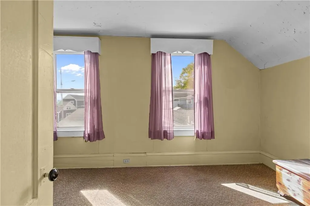 45 Narragansett Avenue Portsmouth RI 02871