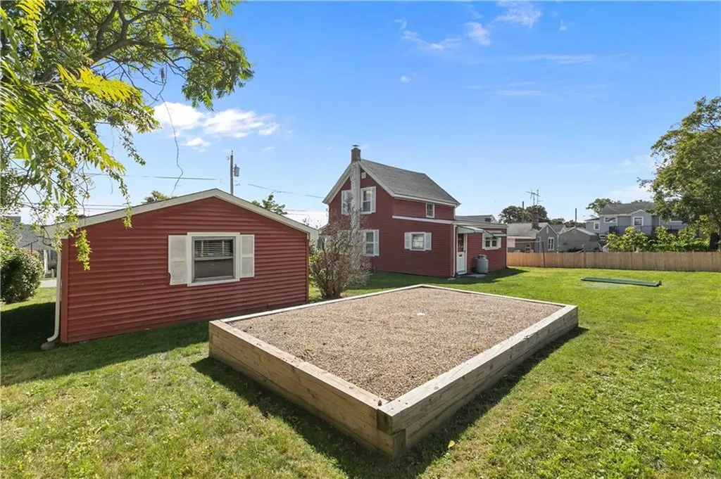 45 Narragansett Avenue Portsmouth RI 02871
