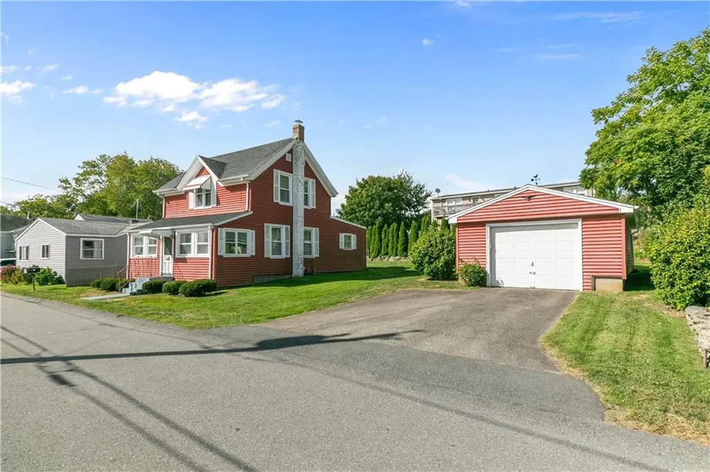 45 Narragansett Avenue Portsmouth RI 02871