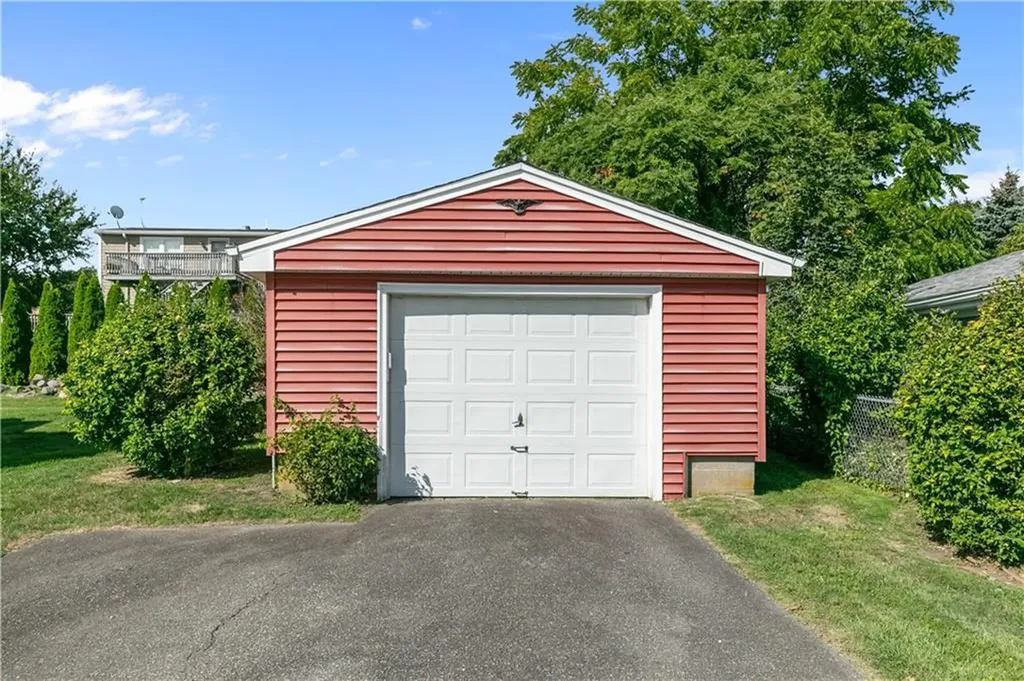 45 Narragansett Avenue Portsmouth RI 02871