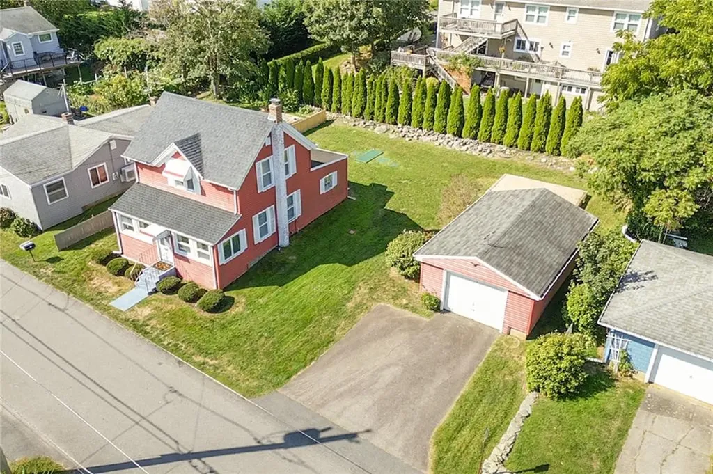 45 Narragansett Avenue Portsmouth RI 02871