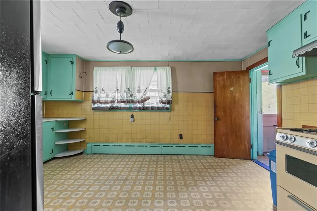 45 Narragansett Avenue Portsmouth RI 02871