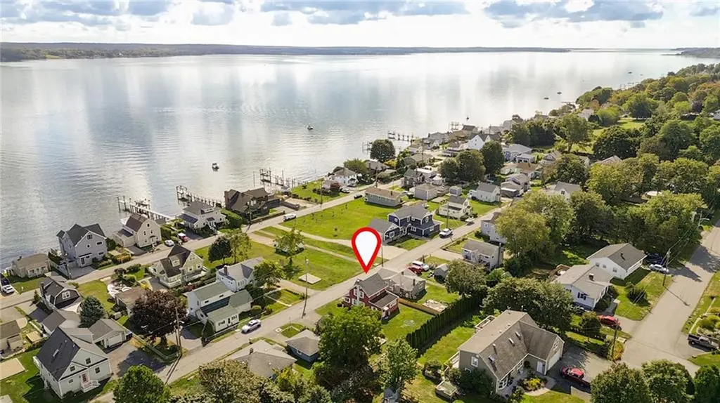 45 Narragansett Avenue Portsmouth RI 02871