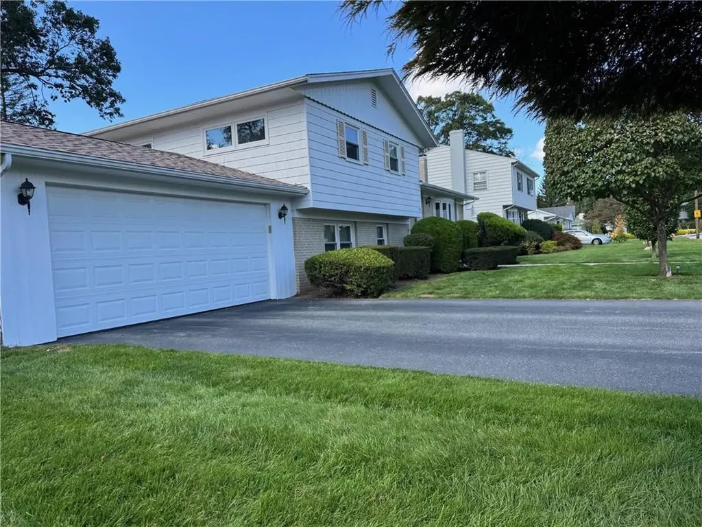 233 Summit Drive Cranston RI 02920