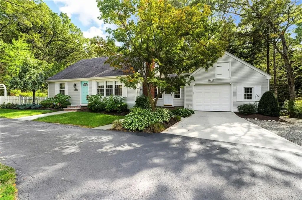 39 Whipple Road Smithfield RI 02917