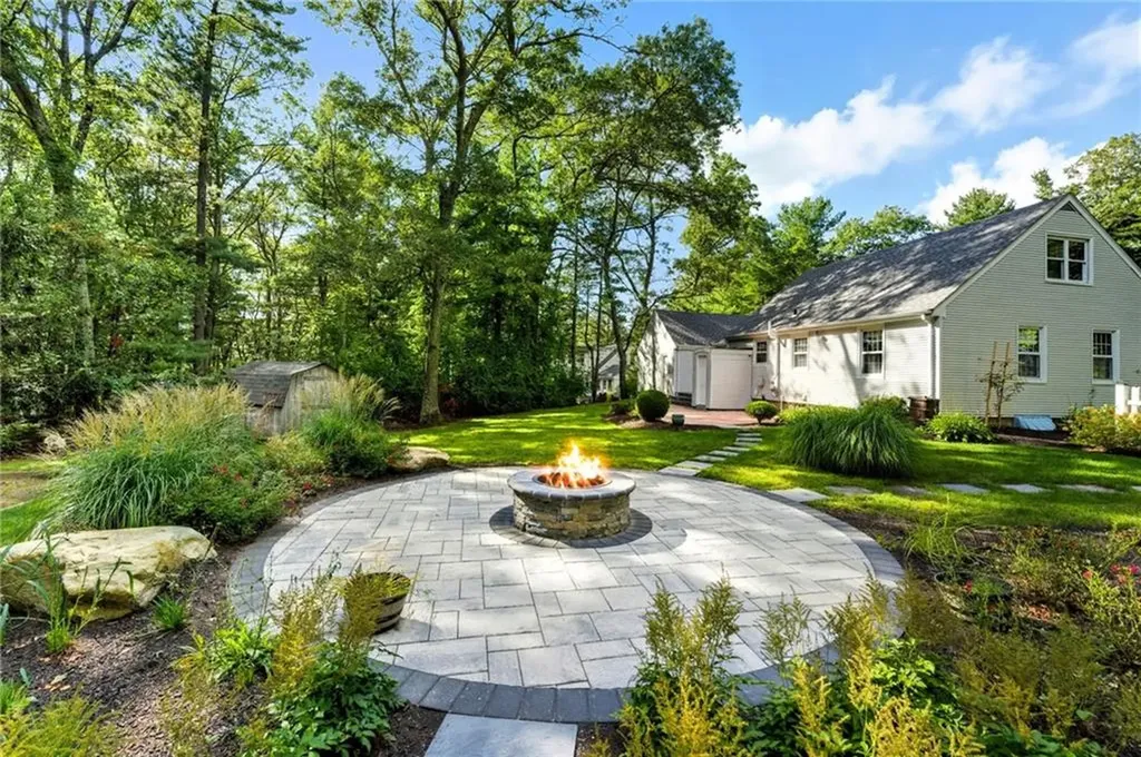 39 Whipple Road Smithfield RI 02917