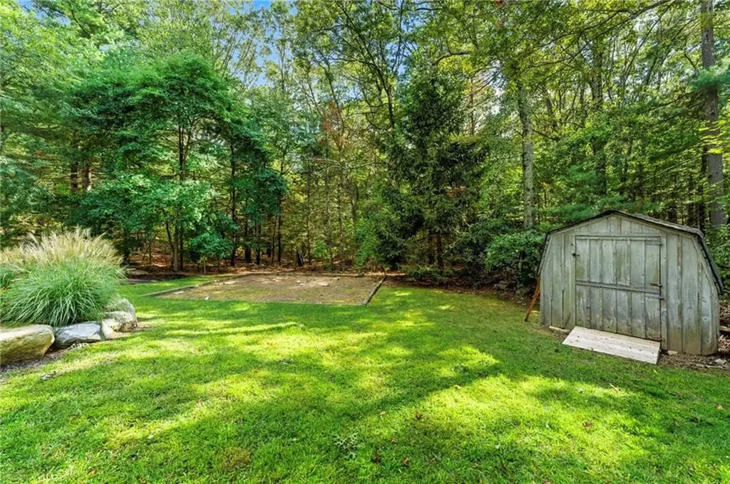 39 Whipple Road Smithfield RI 02917