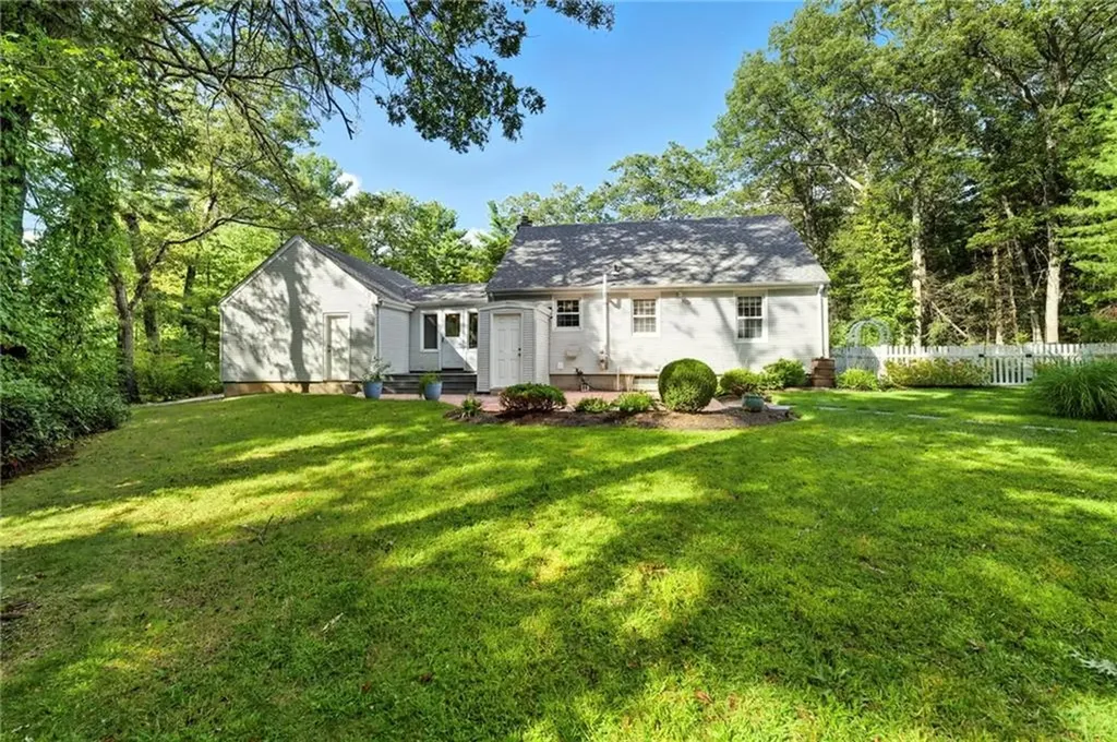39 Whipple Road Smithfield RI 02917