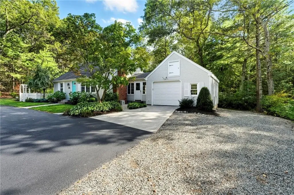 39 Whipple Road Smithfield RI 02917