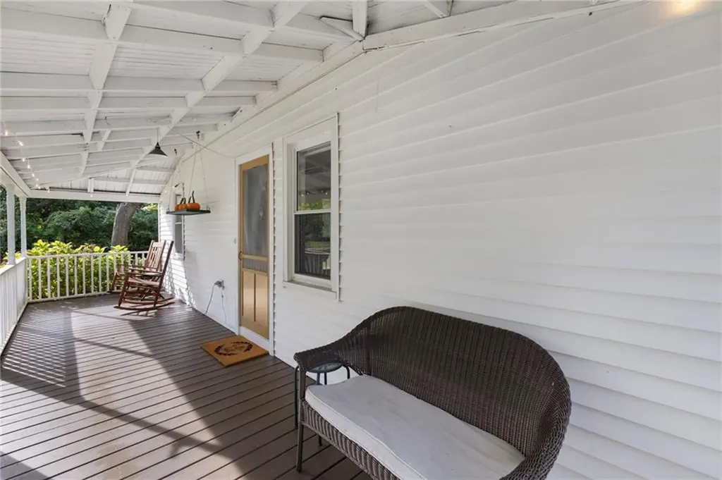 28 Economy Avenue Warwick RI 02889