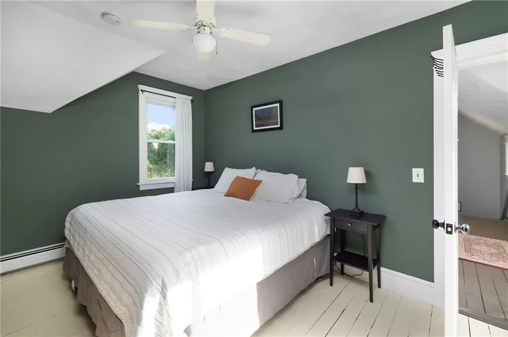 28 Economy Avenue Warwick RI 02889