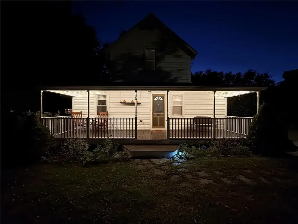 28 Economy Avenue Warwick RI 02889