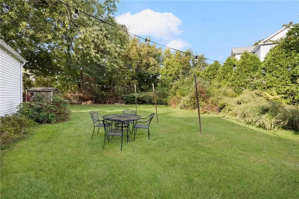 28 Economy Avenue Warwick RI 02889