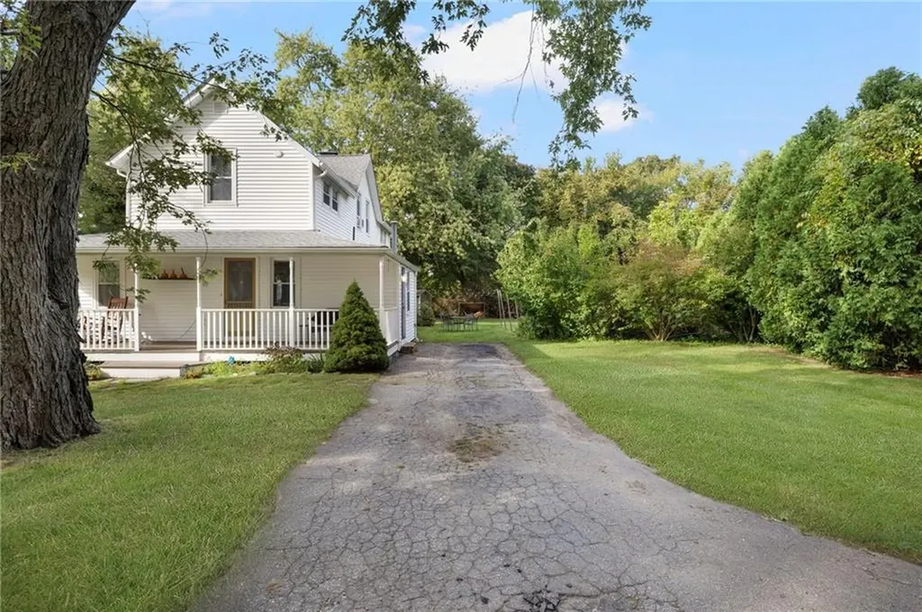 28 Economy Avenue Warwick RI 02889