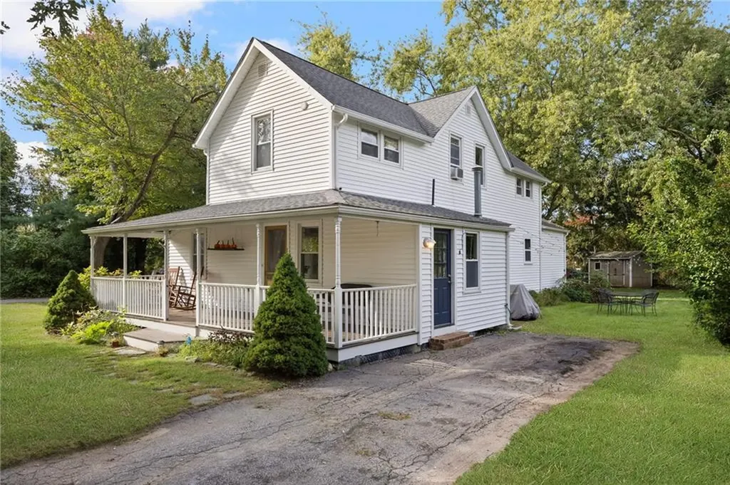 28 Economy Avenue Warwick RI 02889