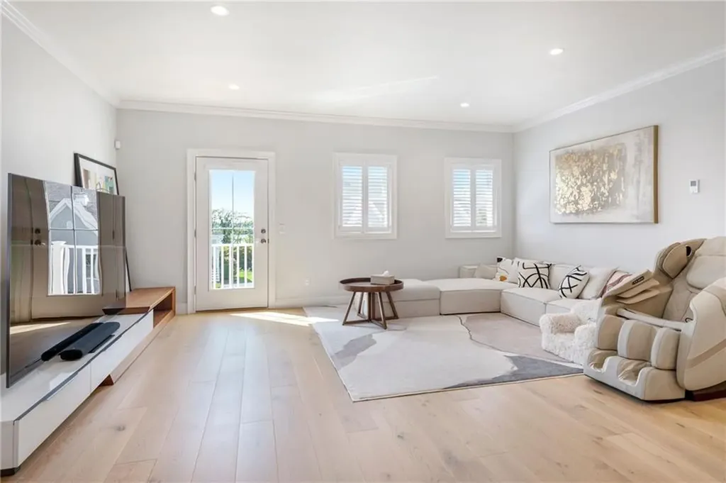 10 Kettle Point Avenue East Providence RI 02914