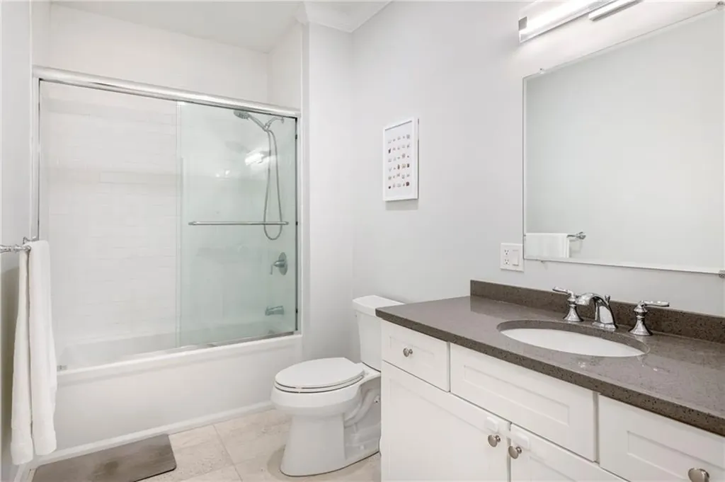 10 Kettle Point Avenue East Providence RI 02914