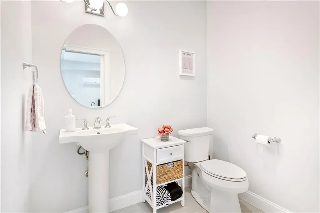 10 Kettle Point Avenue East Providence RI 02914