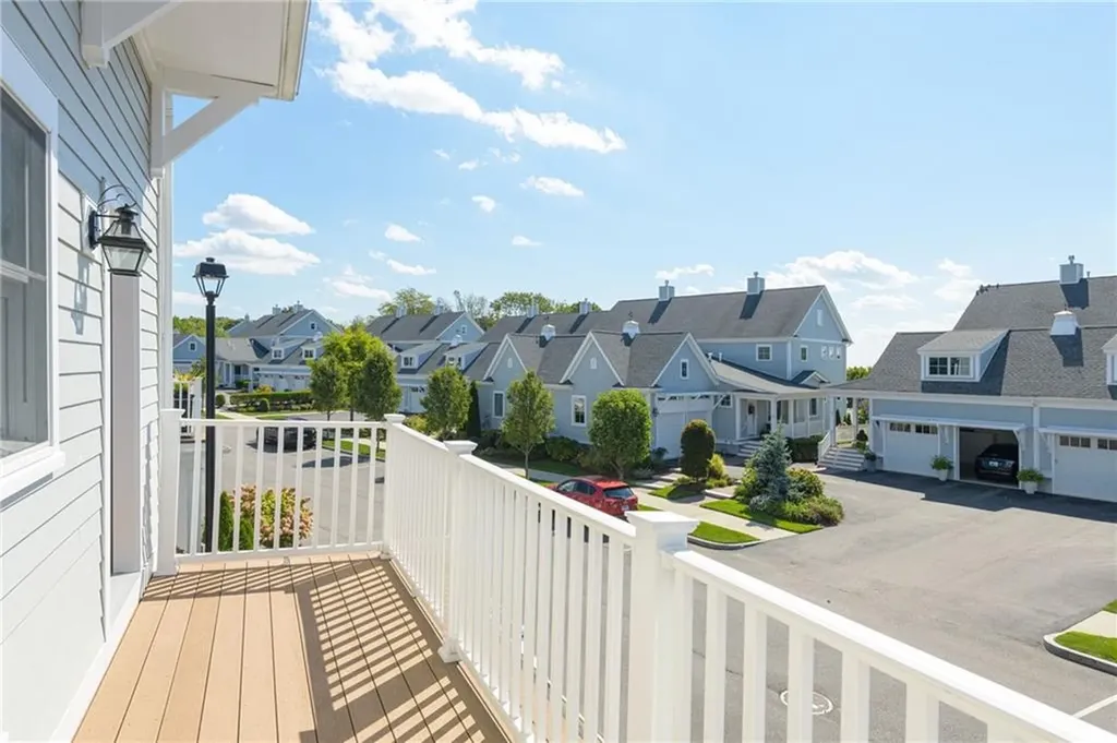 10 Kettle Point Avenue East Providence RI 02914