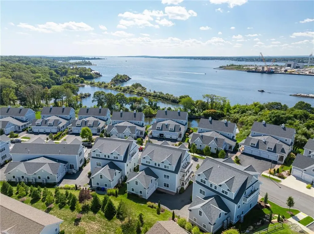 10 Kettle Point Avenue East Providence RI 02914