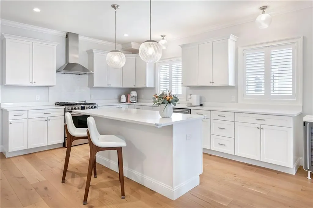 10 Kettle Point Avenue East Providence RI 02914