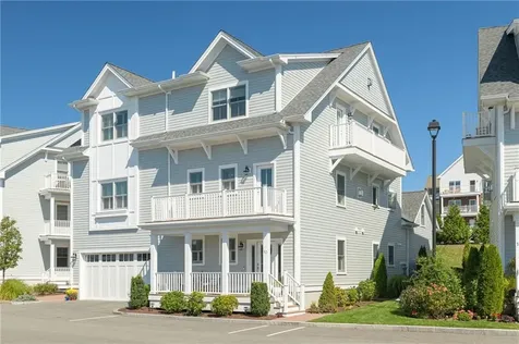10 Kettle Point Avenue East Providence RI 02914