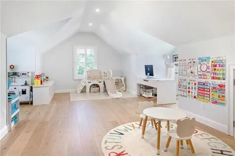 10 Kettle Point Avenue East Providence RI 02914