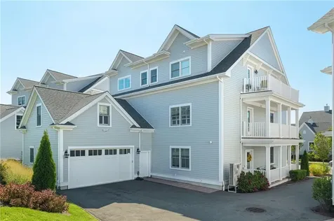 10 Kettle Point Avenue East Providence RI 02914