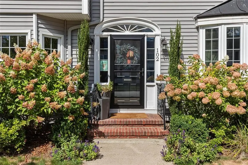 102 Betsey Williams Drive Cranston RI 02905