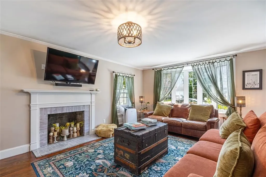 102 Betsey Williams Drive Cranston RI 02905