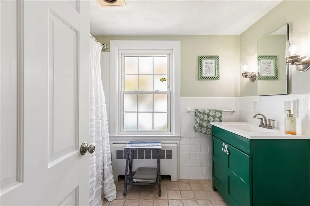 102 Betsey Williams Drive Cranston RI 02905